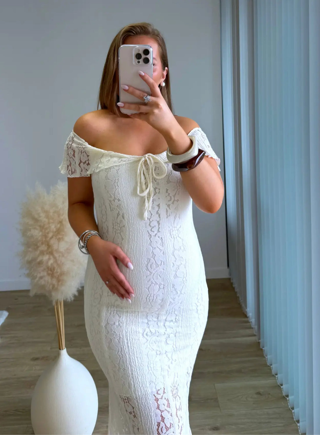 AMY - Robe longue de grossesse blanche en dentelle
