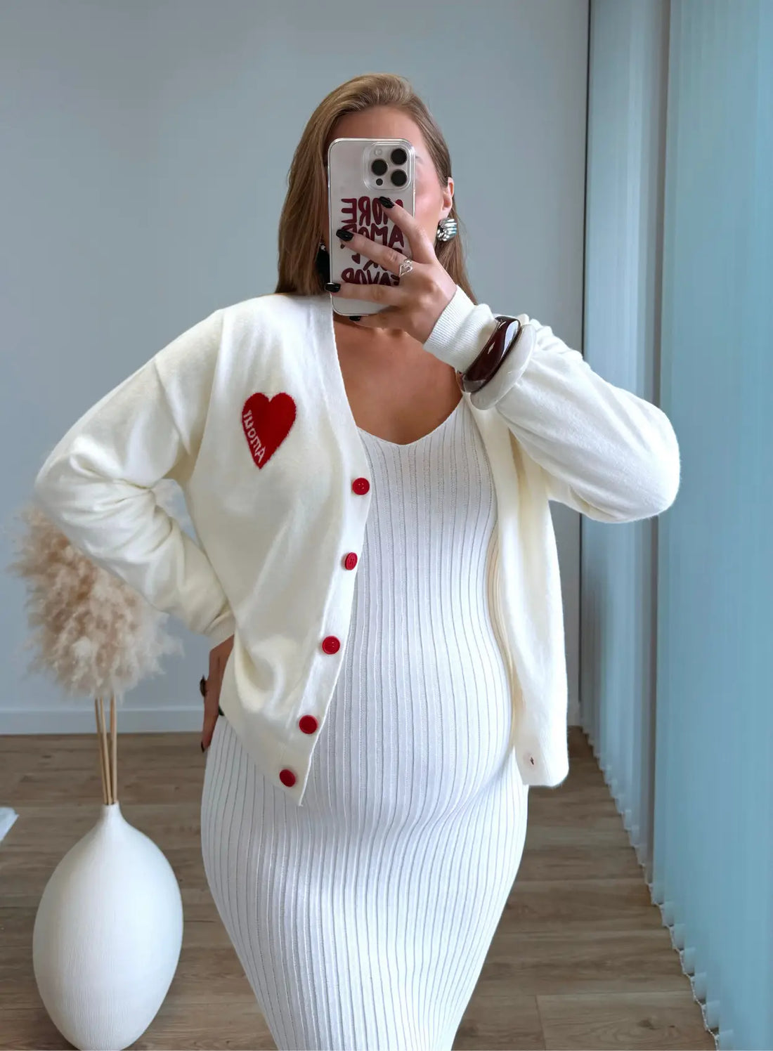 AMORE - Gilet élégant de grossesse en maille blanc coeur rouge
