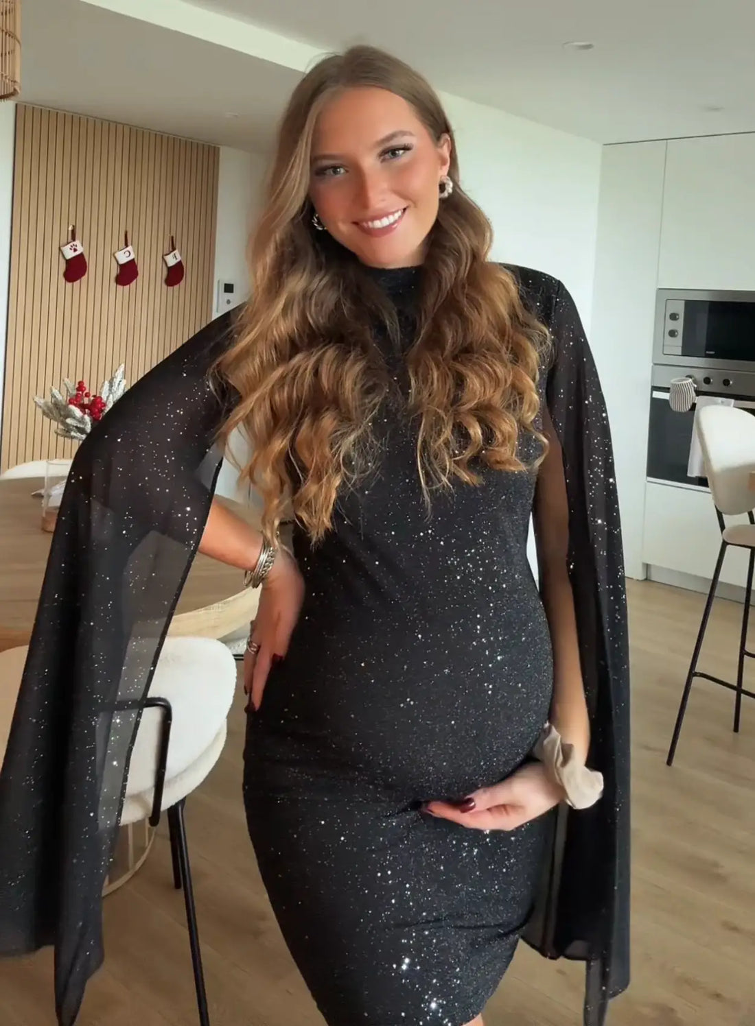 MERRY - Robe de grossesse à paillettes rouges manches capes