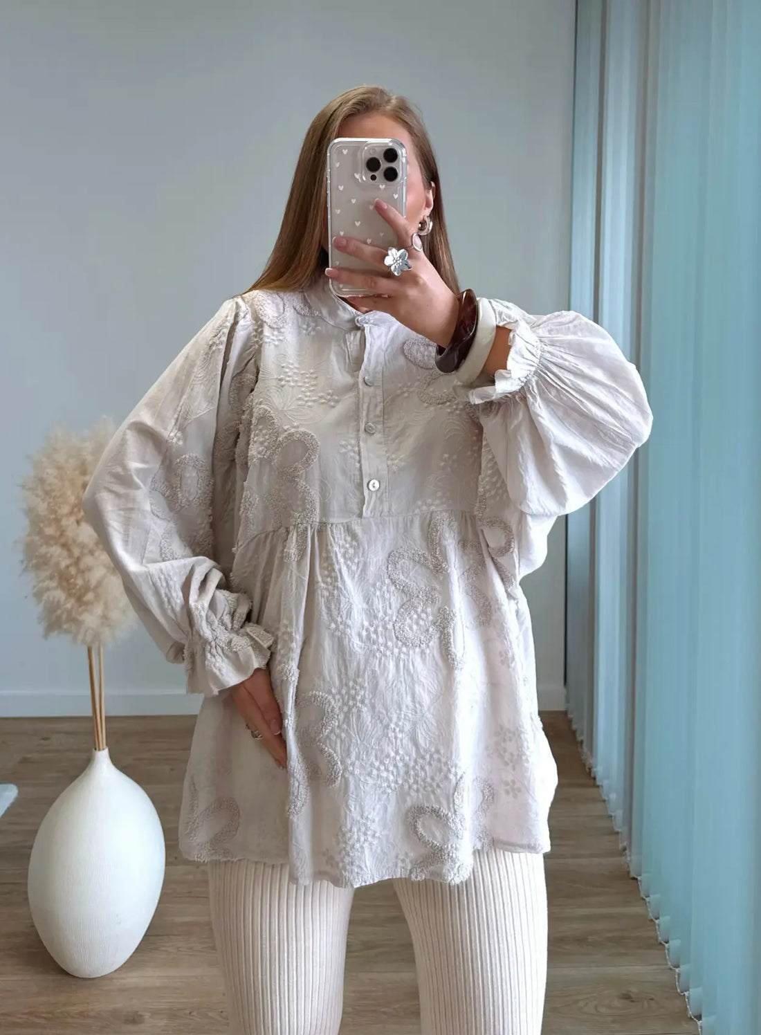 ÉLÉNA - Blouse de grossesse et allaitement brodée beige